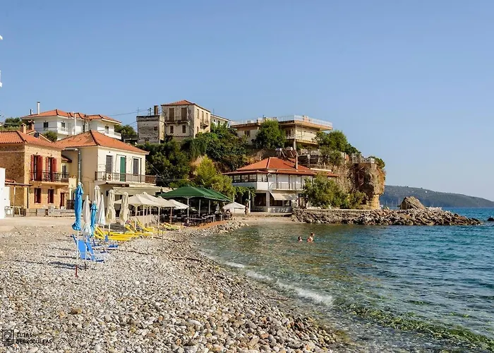 Waveside Sanctuary - Luxurious Seastone 펜션 *