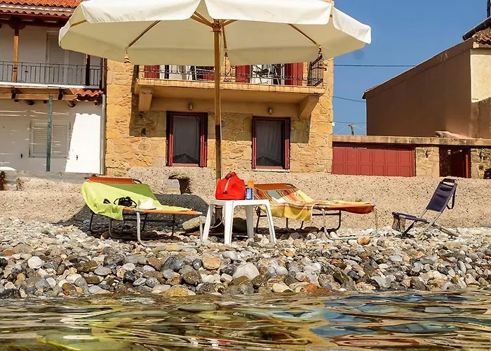 Waveside Sanctuary - Luxurious Seastone Avía