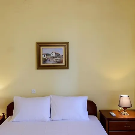 Semesterbostad Waveside Sanctuary - Luxurious Seastone