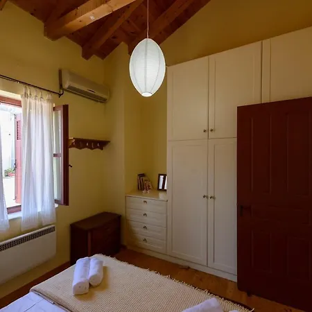 Waveside Sanctuary - Luxurious Seastone Holiday home Avia
