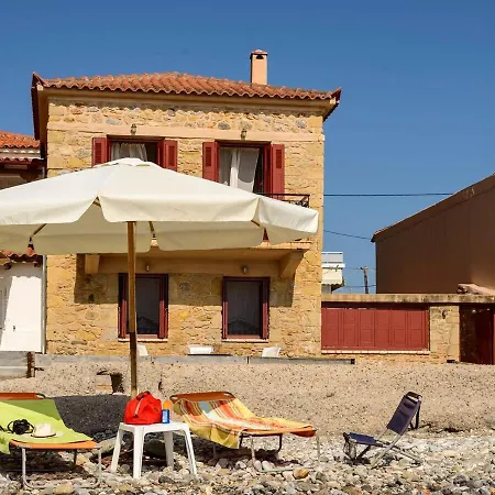 Semesterbostad Waveside Sanctuary - Luxurious Seastone Avía