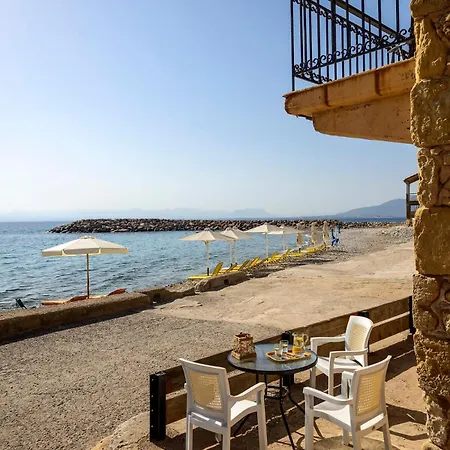 Semesterbostad Waveside Sanctuary - Luxurious Seastone