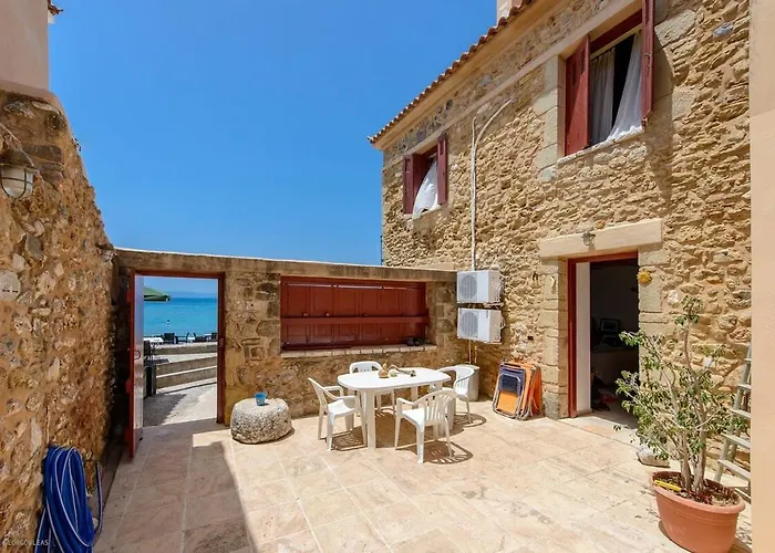 Prázdninový dům Waveside Sanctuary - Luxurious Seastone Avía